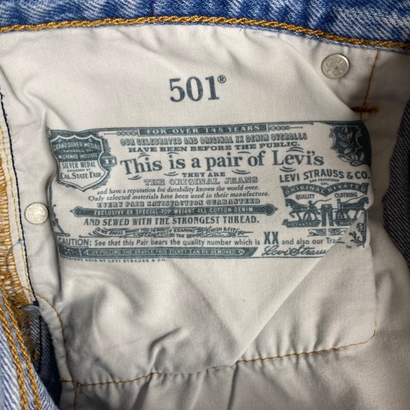Levi’s 501 The Original Straight Leg Jeans - Picture 12 of 15